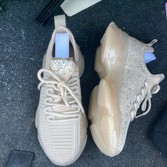 Steve Madden Sneakers - Picture 1 of 4